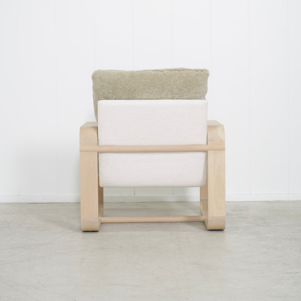 Chaise Blake